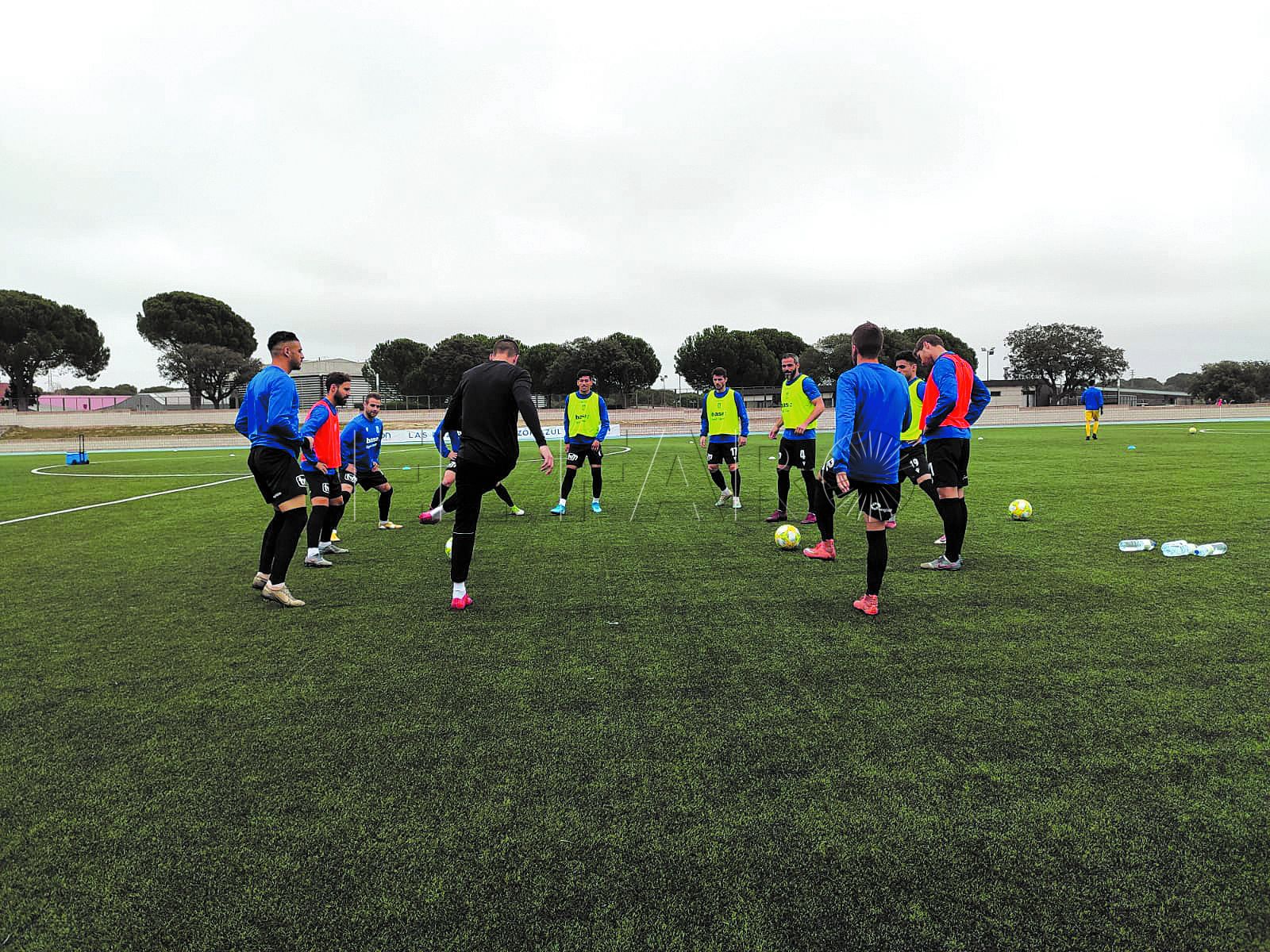 Deco y Oleaga le dan la victoria al Melilla frente a Las Rozas CF