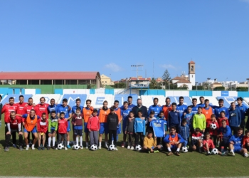IMG 3977 Los niños del Centro Asistencial Gota de Leche acuden a un entreno del Melilla