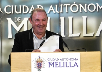 La Ciudad propone un carril de tráfico lento y otro para aparcar temporalmente en Juan Carlos I La Ciudad propone un carril de tráfico lento y otro para aparcar temporalmente en Juan Carlos I