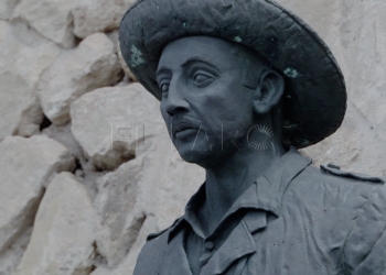 La Ciudad trabaja para la retirada de la estatua de Franco El Gobierno local asegura que está en marcha expediente para retirar la estatua de Franco