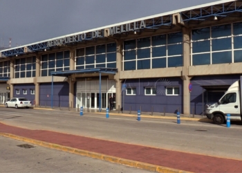 aeropuerto melilla pasajeros Dos vuelos cancelados debido a la niebla en Melilla