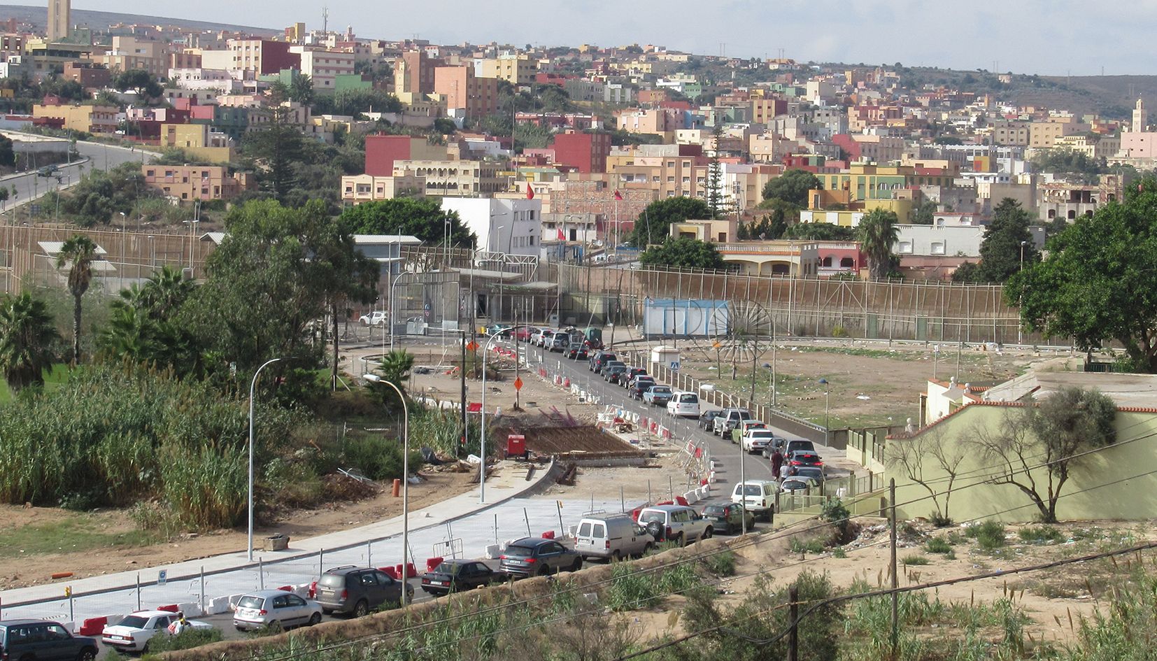 Un vehículo kamikaze con siete migrantes subsaharianos intenta entrar en Melilla