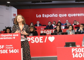 gloria rojas comite federal melila Rojas y Moh tratan con Sánchez los retos de Melilla en su primera reunión como presidente