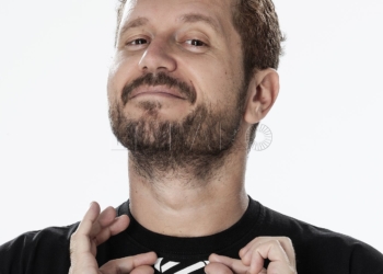 monaguillo 'El Monaguillo': “El humor nos mantiene vivos y nos saca de la cruda realidad”