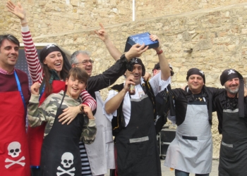 p Melillenses unidos por la paella
