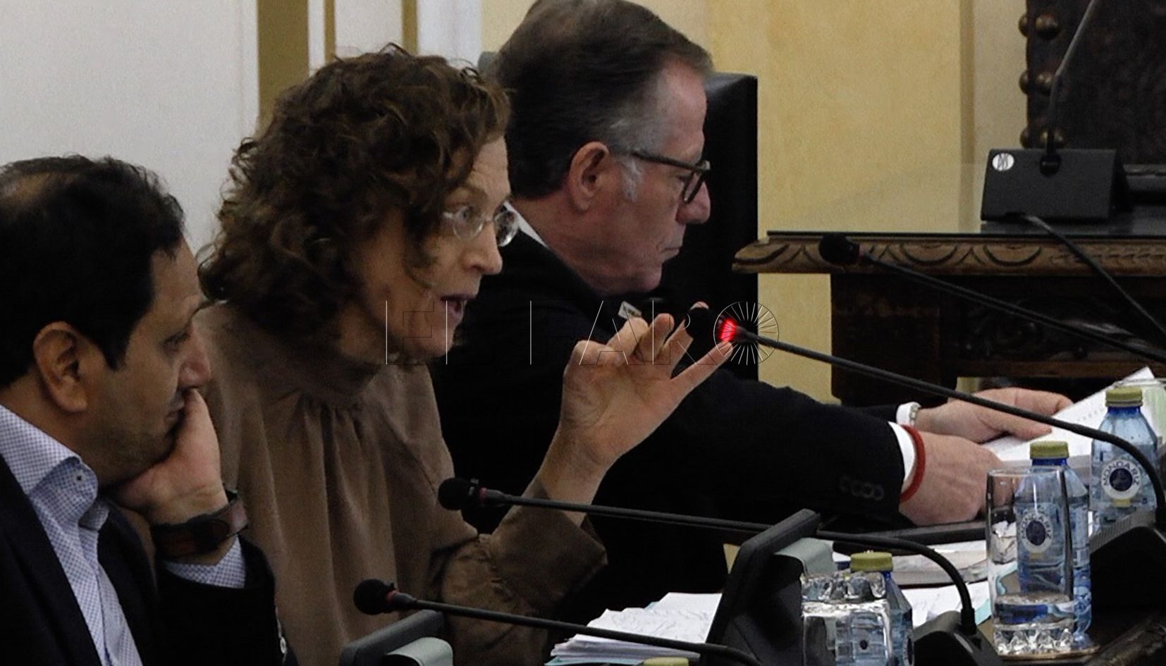 Rojas dice a los populares: “No soy un monigote entre dos hombres”
