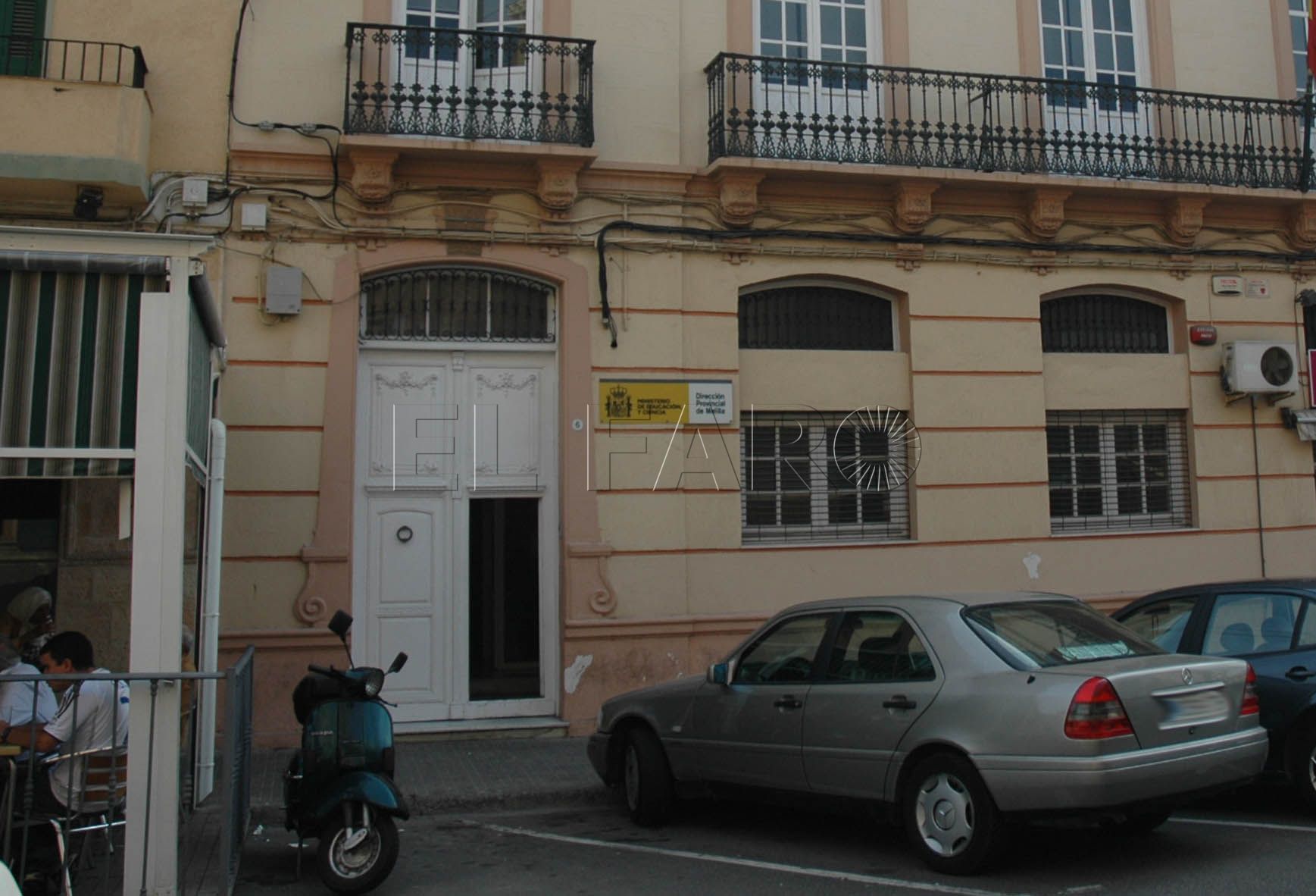 Cuidadores y ordenanzas de Melilla reclamarán a Educación participar en las oposiciones