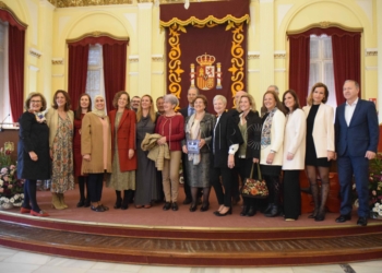 Perla 1 Perla Wahnón recibe el premio 'Lourdes Carballa'