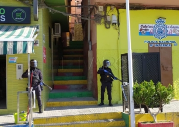Policía Cañanada 2 Un ciclomotor se da a la fuga en la Cañada tras ser parado por un control policial
