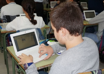 alumnos Berbel indica que la escolarización con certificado de servicios sociales es para menores tutelados