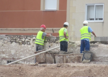 construccion La construcción se paraliza pero espera que tras la crisis no se olviden de ella