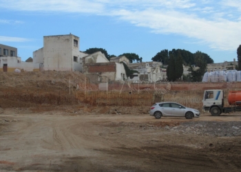 gabriel morales El colegio en Gabriel de Morales duplica su tiempo de construcción y cuesta más