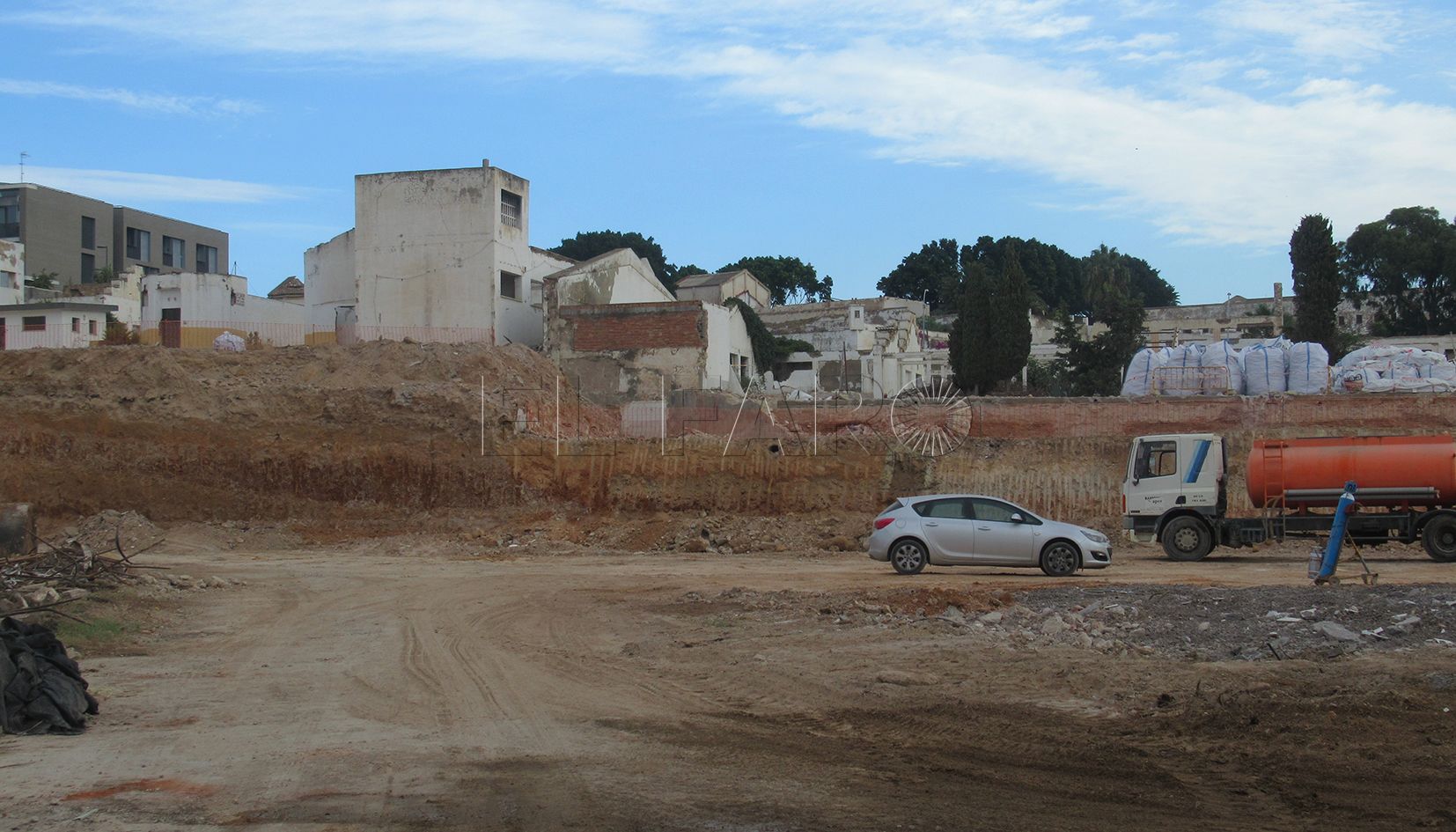 El colegio en Gabriel de Morales duplica su tiempo de construcción y cuesta más