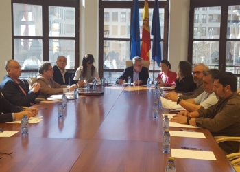 hacienda reunion comercio transfronterizo La Ciudad, Delegación y agentes sociales abordan el comercio atípico y trabajan en el nuevo plan económico