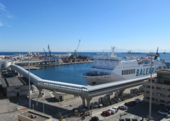 puerto La navieras facilitan a los pasajeros el cambio o la devolución de sus billetes