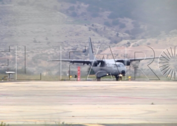 avión Más de 52 mil mascarillas y 5 mil guantes aterrizan en Melilla
