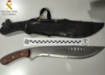taba droga Detenido por salir a comprar droga y esgrimir una navaja ante los guardias civiles