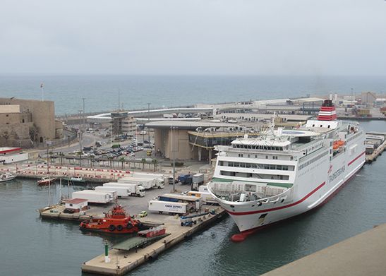 barco puerto melilla El Puerto de Melilla busca en la Expo Universal de Dubai nuevas fuentes de ingresos
