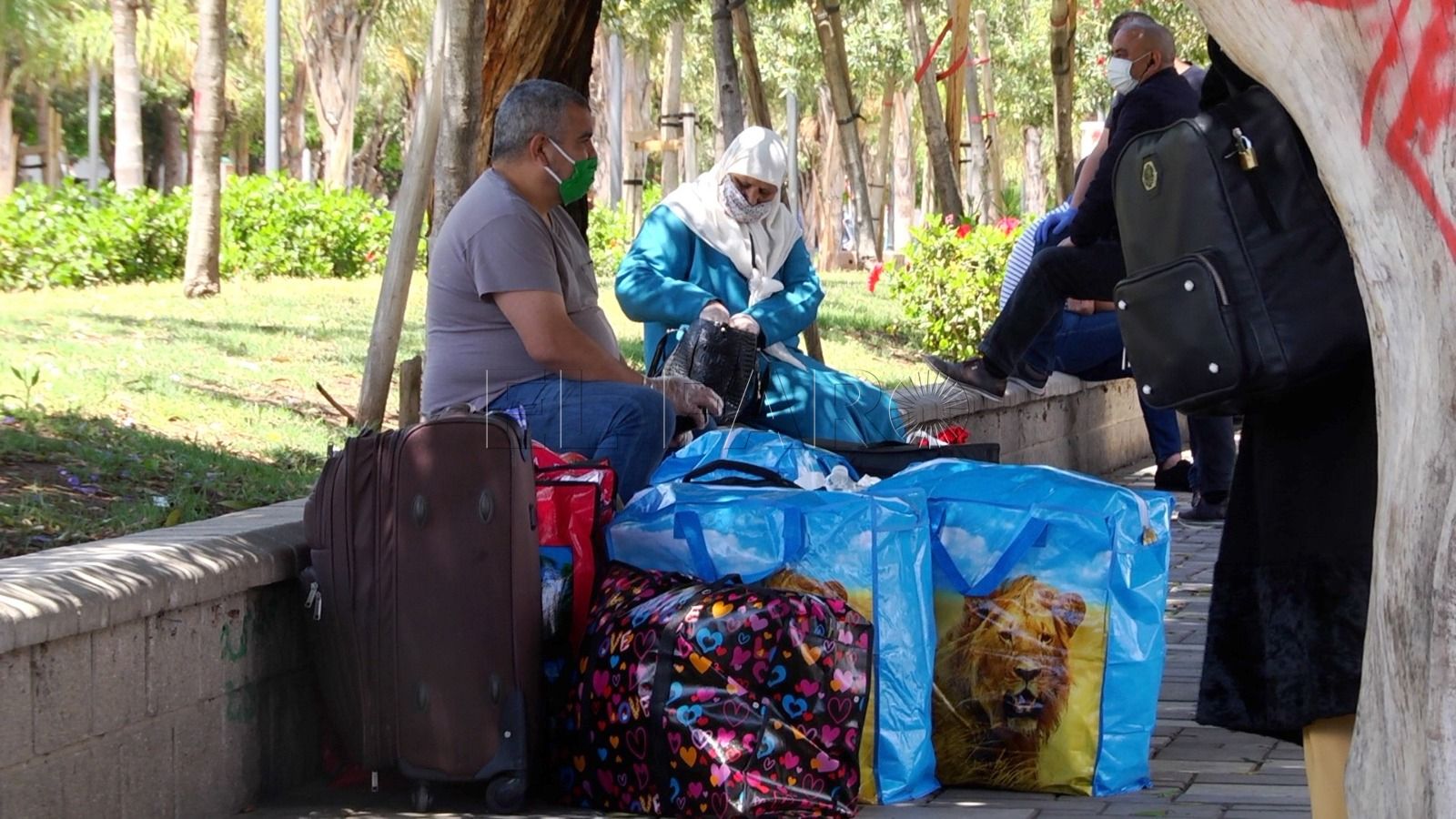 marroquies esperan reptriación melilla Marruecos autoriza la entrada de 200 nacionales atrapados en Melilla