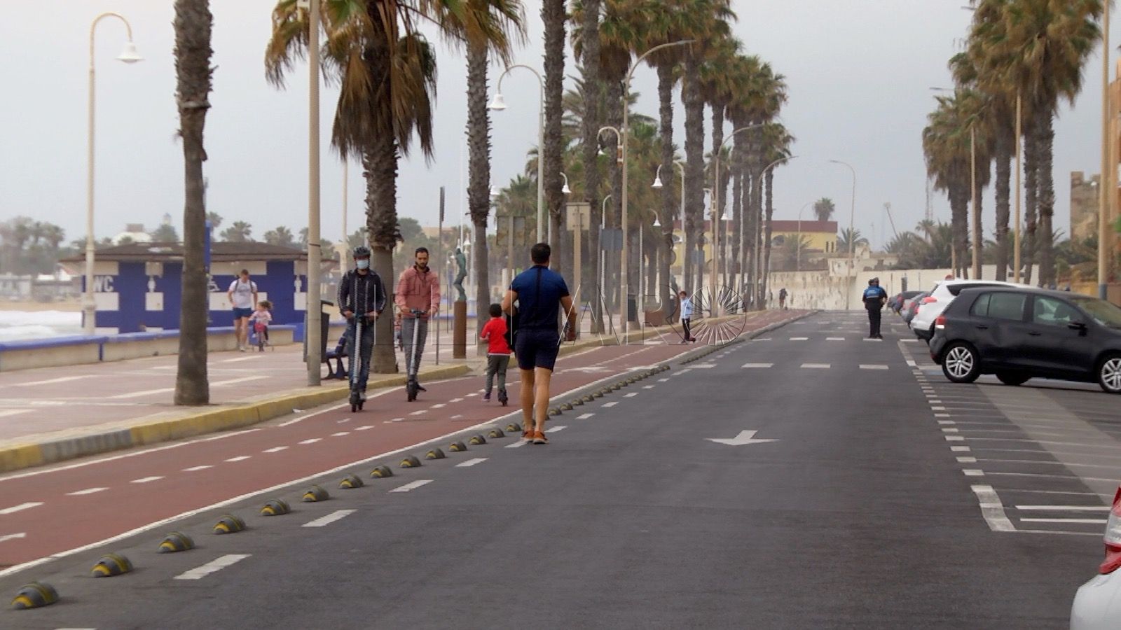 peatonalizacion paseo maritimo Los melillenses ya disfrutan de la peatonalización del Paseo Marítimo