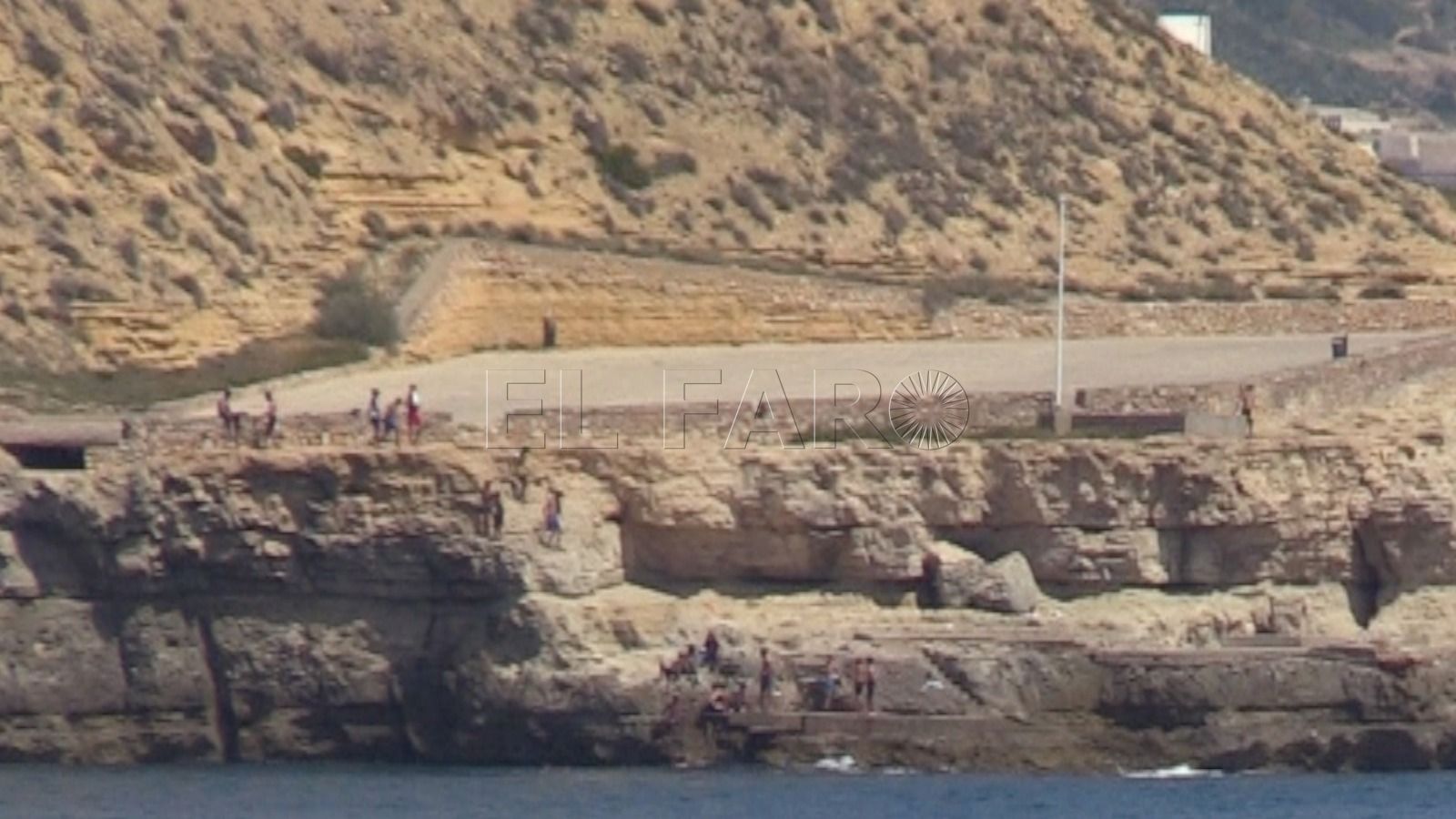 Aguadú miniatura Tres inmigrantes entran a nado por Aguadú