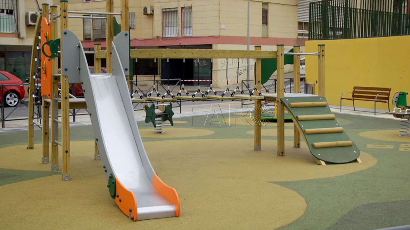 Los parques infantiles cerrados “porque no hay forma de hacer una desinfección posterior” Los parques infantiles, cerrados “porque no hay forma de hacer una desinfección posterior”