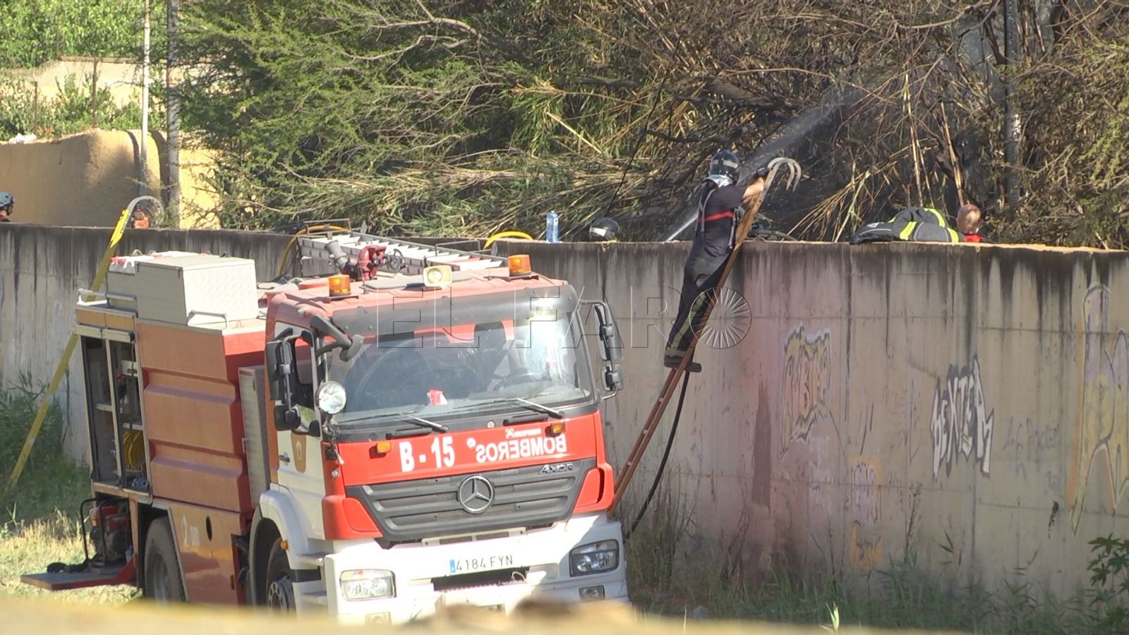 Miniatura incendio Incendio en el cauce del río de Oro