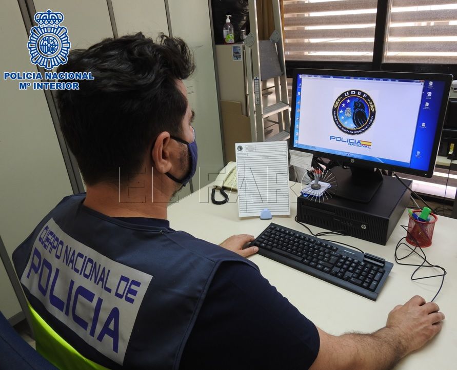 La Policía Nacional detiene a dos individuos por estafa