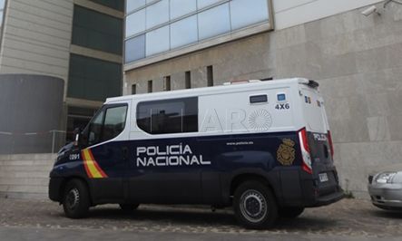 furgon policia Detenido un empresario de Melilla y tres personas de su confianza por explotar laboralmente a extranjeros