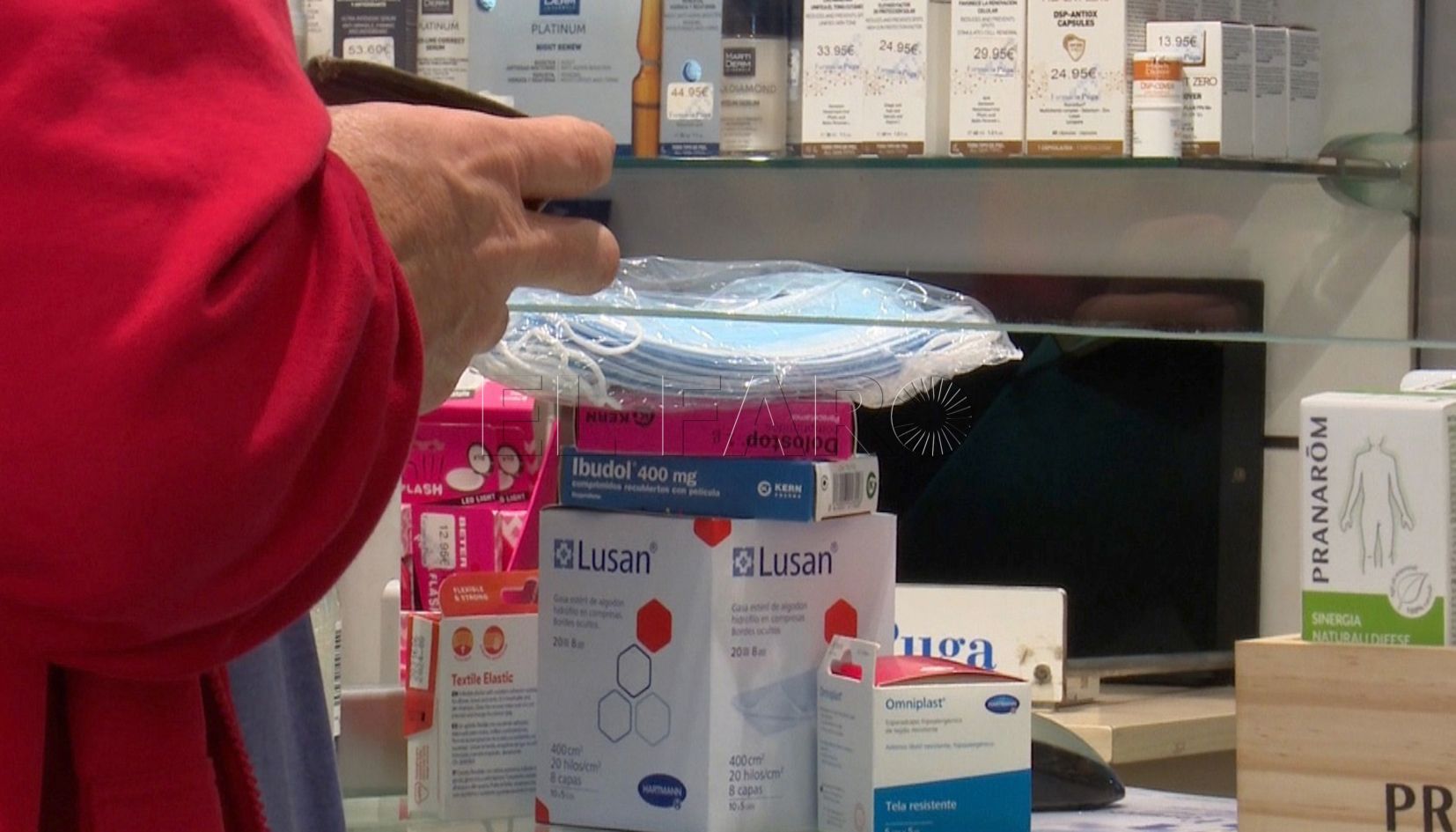 mascarillas farmacia La Ciudad sigue distribuyendo mascarillas a trabajadores, pero ya no a los mayores
