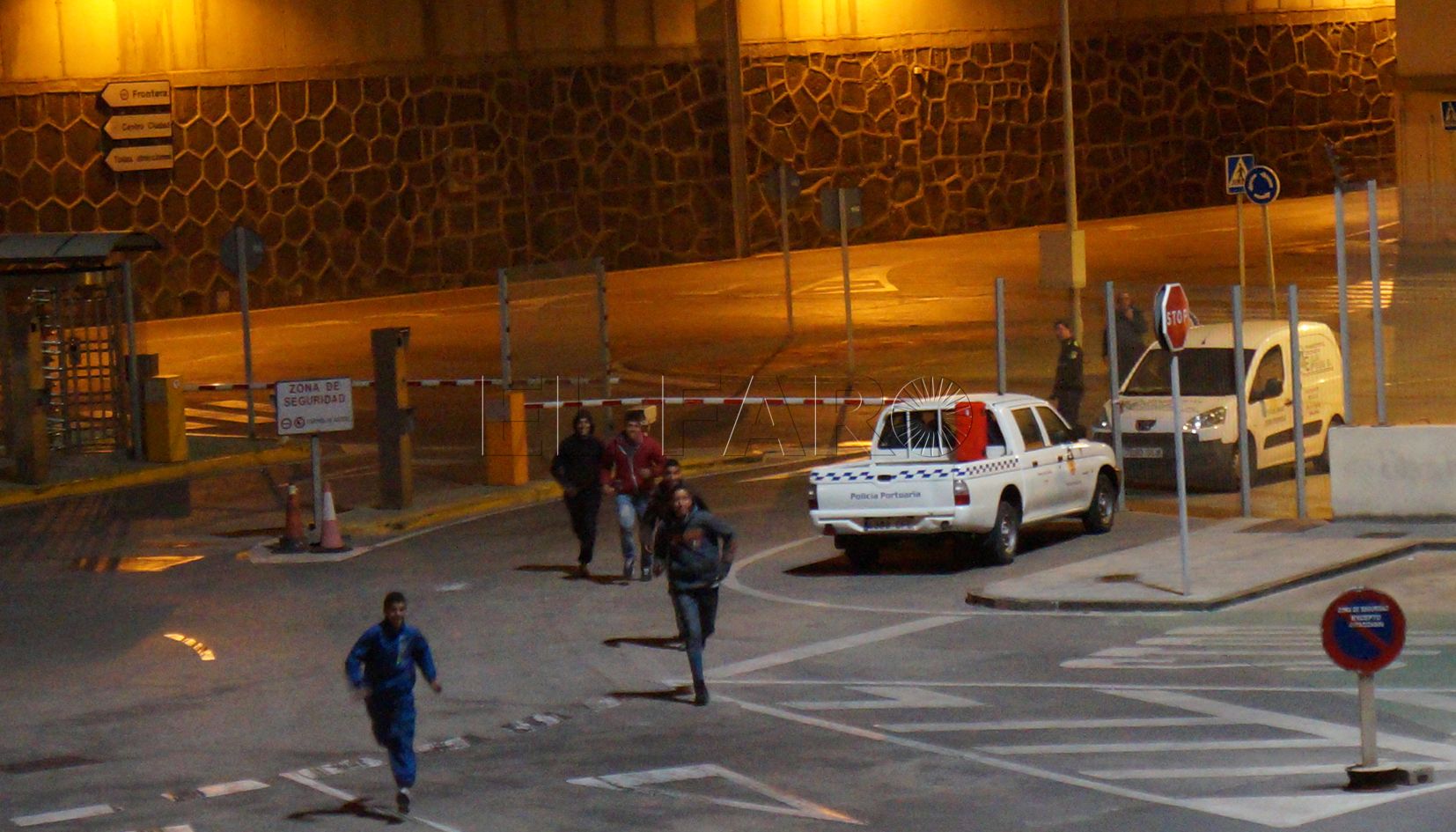 menas La Ciudad elevará una petición al Gobierno central para que asista a los menas