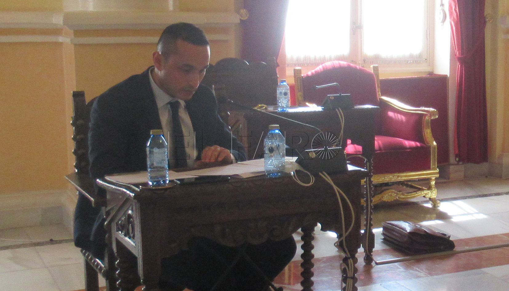 ahmed El Gobierno afirma que no compró los módulos para menores y que Santiago tiene múltiples usos