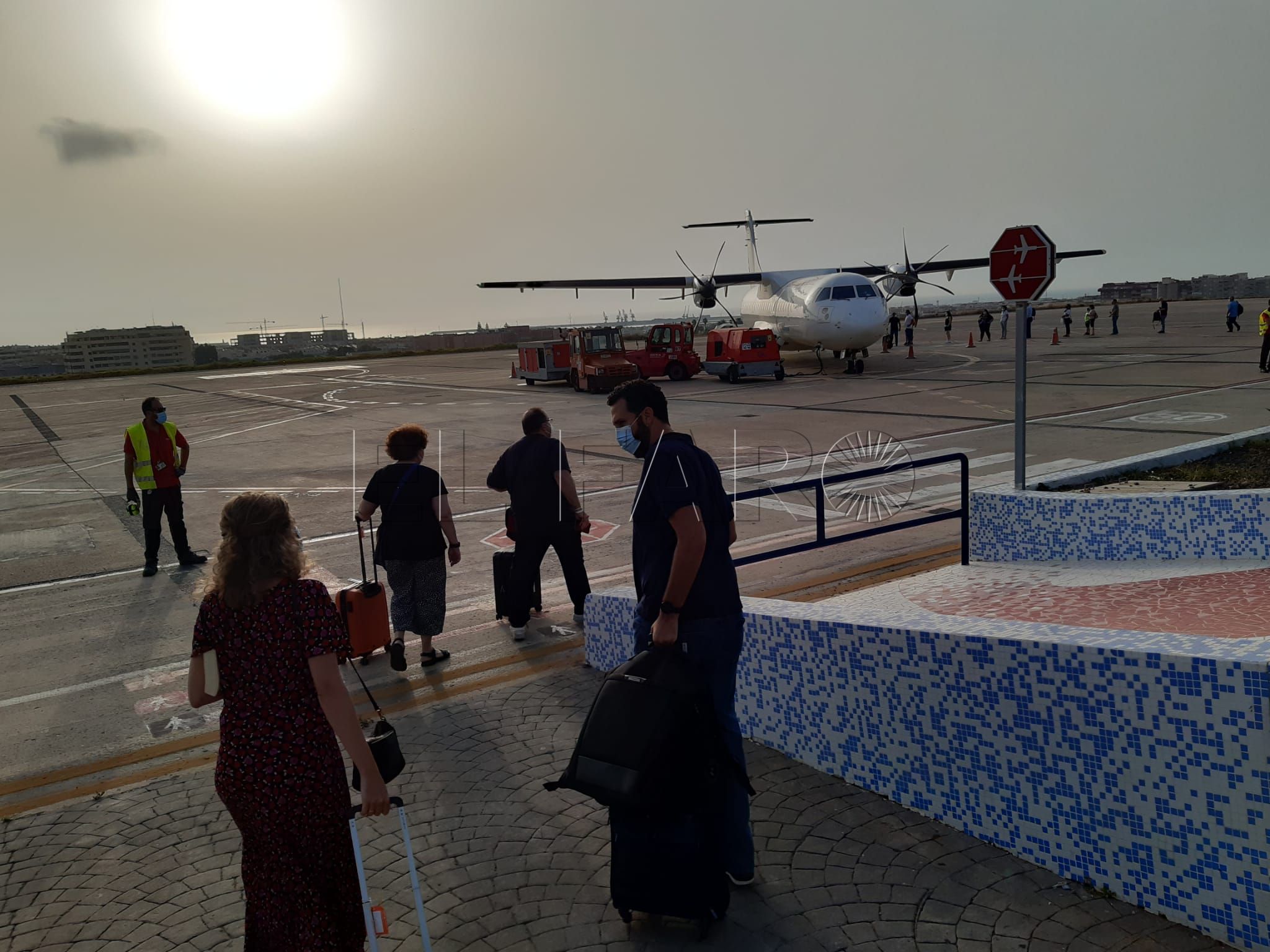 avion Hasta 1.200 euros por hacer Melilla-Madrid en avión para no residentes