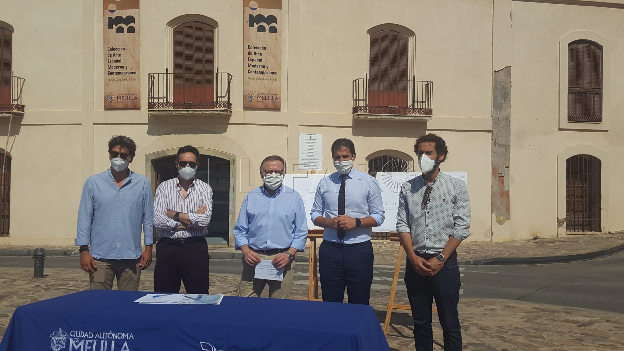 casa reloj firma Repararán la fachada de la 'Casa del Reloj' en cuatro meses