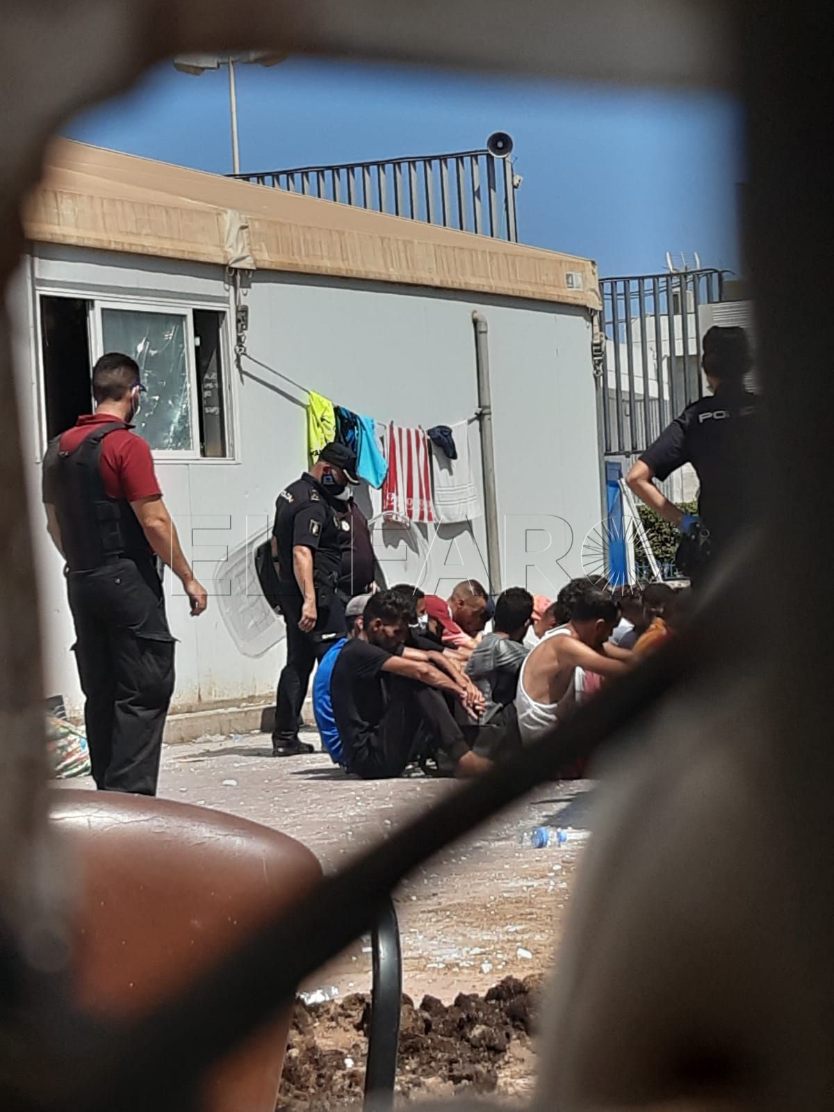 ceti detenidos Motín en el CETI de Melilla: Nueve agentes heridos y 26 residentes detenidos