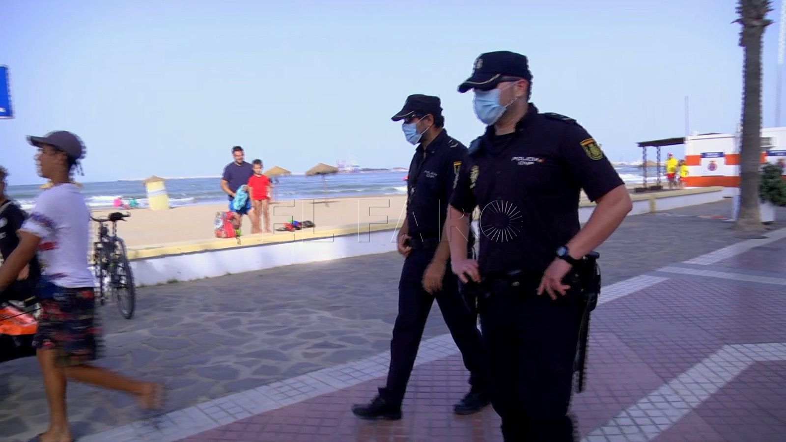 refuerzo coronavirus 2 La Ciudad refuerza las medidas frente al coronavirus: prohíbe fumar cachimbas y cierra las playas de madrugada