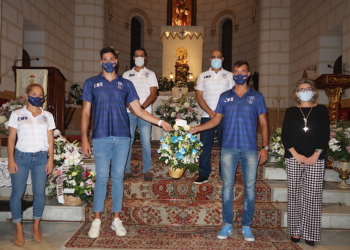 25D 1 Tradicional ofrenda floral del Melilla Sport Capital a la patrona, la Virgen de la Victoria
