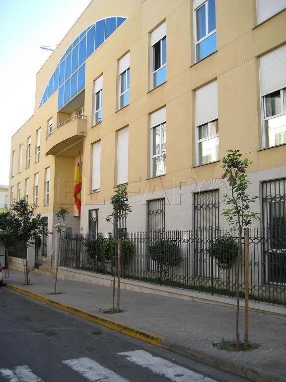 FACHADA DE ED. GÓMEZ JORDANA 109 plazas para la segunda convocatoria de 2020 de ingreso a las Fuerzas Armadas