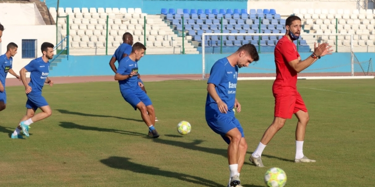 Duro trabajo de la plantilla del Melilla