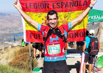 SÁEZ 2º VET. C EN META SIEMPRE CON SU BANDERA Federico Sáez Cazorla, segundo en el Andaluz del kilómetro vertical