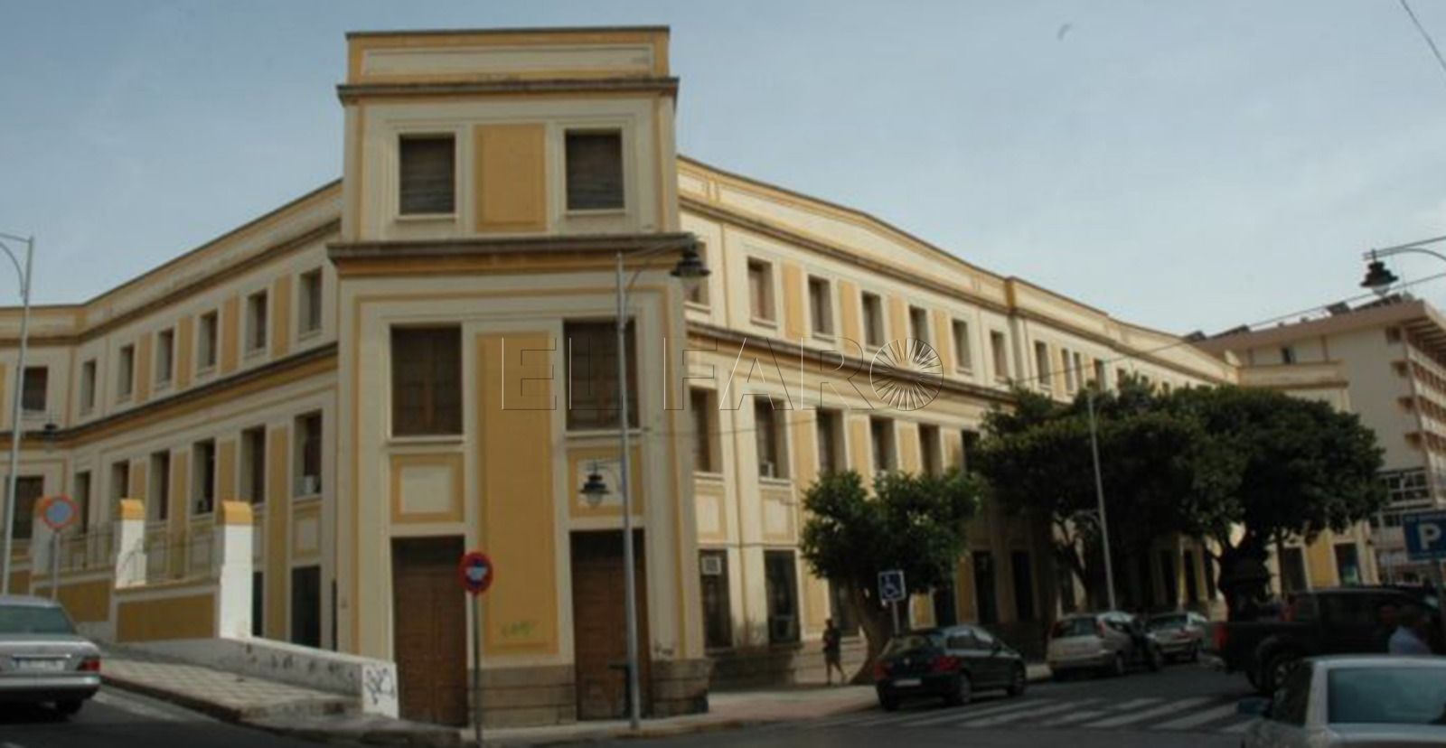 antiguo edificio correos La Ciudad trabaja con la UGR para sacar adelante los proyectos de infraestructura universitaria