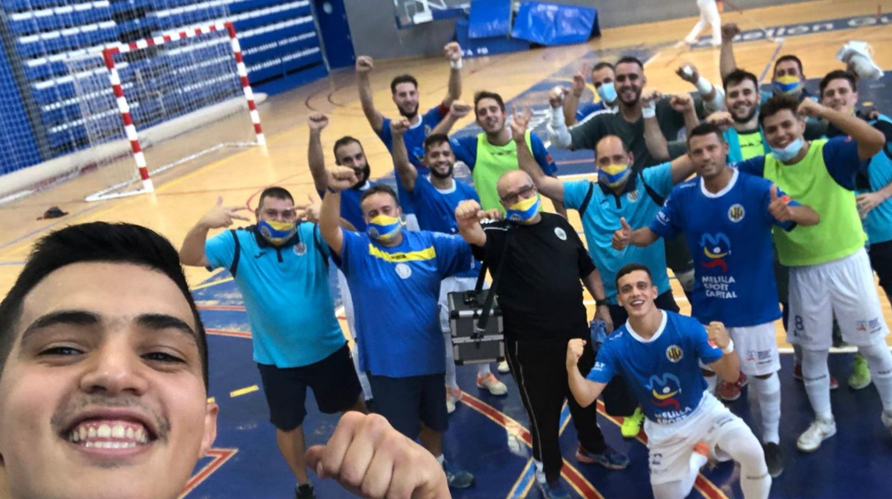 El MSC Constitución barre de la pista al equipo del Victoria Kent