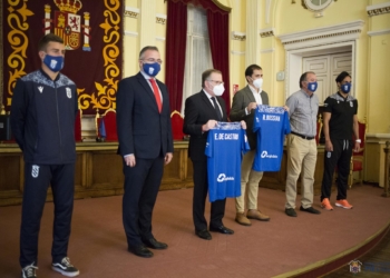 El Gobierno de la Ciudad Autónoma recibe a la UD Melilla