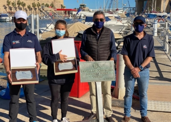 CAMPEONES IX MEMORIAL COMODORO ANTONIO PÉREZ PINOIR Cristina Padilla y el ‘Ciudad de Melilla SC’ revalidan el título
