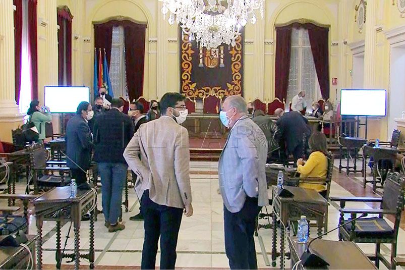 pleno delgado aboy Sale adelante en el Pleno que Delgado Aboy tenga voz y voto en las comisiones