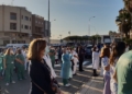 21aa8b2d 9ffc 4ad8 bc21 aa1b8096712b Antonio Orozco sorprende a sanitarios y pacientes con un concierto frente al Hospital de Melilla