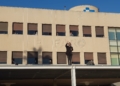 9587d4aa 50cf 4510 9455 af83188d15fa Antonio Orozco sorprende a sanitarios y pacientes con un concierto frente al Hospital de Melilla