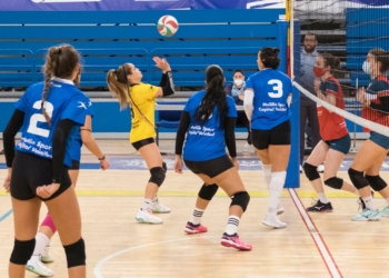 Las féminas juegan en Alicante con un ojo puesto en Albolote