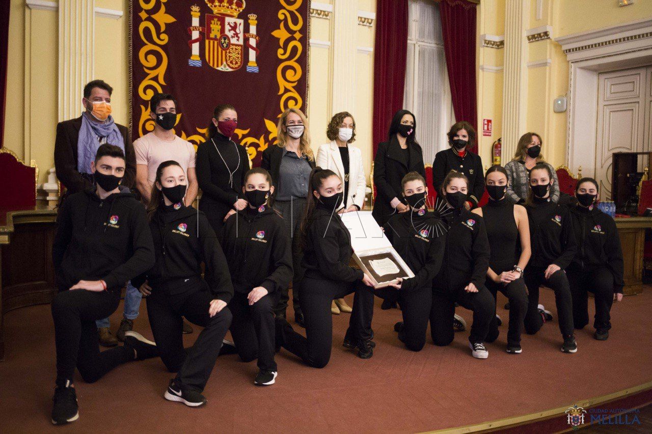 recnocimiento Asamblea La academia melillense de baile de Merche competirá en París