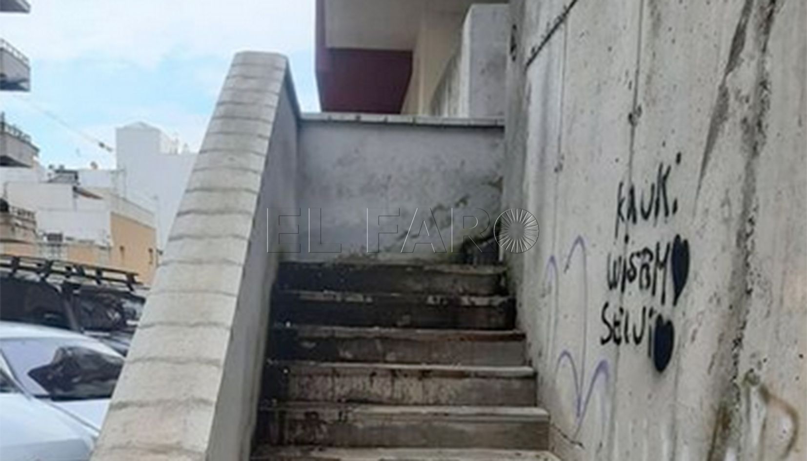 1 1 Vecinos del Tesorillo denuncian que una alcantarilla rota les tiene sin vivir